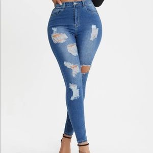 curvy High-Rise distressed skinny jeans